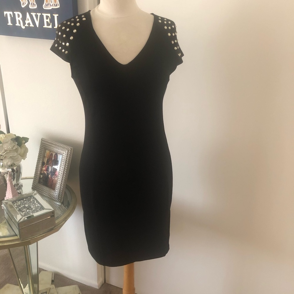 Dress - Picture 2 of 8